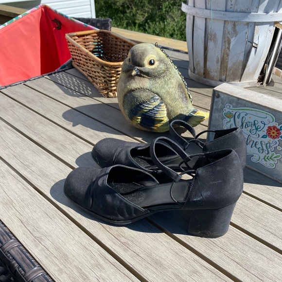 Mary Janes w/ A FLAIR! Womens Mootsie Tootsie,chunk heels with sexy strap!Goring - Picture 6 of 12